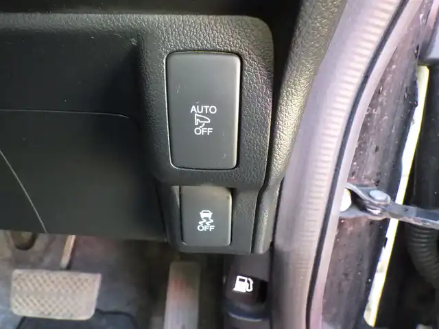 ホンダ Ｎ ＢＯＸ カスタム G ターボ Lパッケージ 千葉県 2016(平28)年 5.6万km スマートブラック 両側パワースライドドア/純正メモリーナビ/ワンセグTV/【CD再生機能　Bluetooth接続】/バックカメラ/ドライブレコーダー/ハーフレザーシート/革巻きステアリング/パドルシフト/ETC/HIDヘッドライト/ウインカーミラー/社外15インチアルミホイル/Honda スマートキー