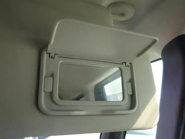 ホンダ Ｎ ＢＯＸ カスタム G ターボ Lパッケージ 千葉県 2016(平28)年 5.6万km スマートブラック 両側パワースライドドア/純正メモリーナビ/ワンセグTV/【CD再生機能　Bluetooth接続】/バックカメラ/ドライブレコーダー/ハーフレザーシート/革巻きステアリング/パドルシフト/ETC/HIDヘッドライト/ウインカーミラー/社外15インチアルミホイル/Honda スマートキー