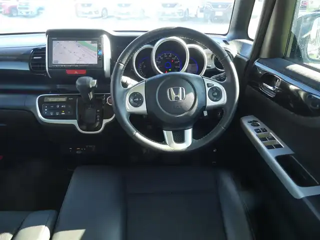 ホンダ Ｎ ＢＯＸ カスタム G ターボ Lパッケージ 千葉県 2016(平28)年 5.6万km スマートブラック 両側パワースライドドア/純正メモリーナビ/ワンセグTV/【CD再生機能　Bluetooth接続】/バックカメラ/ドライブレコーダー/ハーフレザーシート/革巻きステアリング/パドルシフト/ETC/HIDヘッドライト/ウインカーミラー/社外15インチアルミホイル/Honda スマートキー