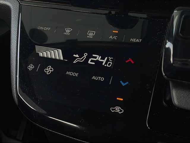 日産 サクラ X 大分県 2023(令5)年 0.6万km ホワイトパール ・純正９インチディスプレイオディオ　/・バックカメラ  /・ＥＴＣ　/・スマートキー  /・ＬＥＤヘッドライト　/・オートライト　/・電子パーキング　/・コーナーセンサー　/・エマージェンシーブレーキ　/・レーンキープ/・純正アルミホイール