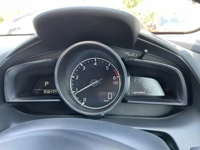 マツダ マツダ２ XD プロアクティブ 愛知県 2019(令1)年 8.6万km マシーングレープレミアムM (株)IDOMが運営する【じしゃロン名古屋鳴海店】の自社ローン専用車両になりますこちらは現金またはオートローンご利用時の価格です。自社ローンご希望の方は別途その旨お申付け下さい/スマートシティブレーキサポート/BSM/車線逸脱警報/ヘッドアップディスプレイ/純正SDナビ（Bluetooth/FM/AM/USB）/シートヒーター/アイドリングストップ/ETC