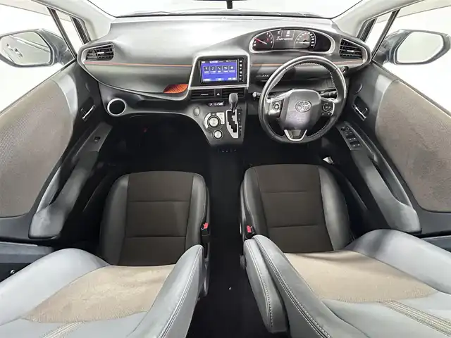 トヨタ シエンタ G クエロ 佐賀県 2021(令3)年 2.5万km ブラックマイカ 12.1インチ純正フリップダウンモニター(V12T-R68C)/衝突軽減ブレーキ/レーンキープアシスト/純正ナビ(NSZT-W68T)/CD/フルセグTV/Bluetooth/バックカメラ /ETC/両側パワースライドドア/ハーフレザーシート /前席シートベンチレーション/LEDライト/フォグライト /オートライト/オートハイビーム/スマートキー/スペアキー/ステアリングリモコン/ステアリングヒーター/電動格納ミラー/横滑り防止装置