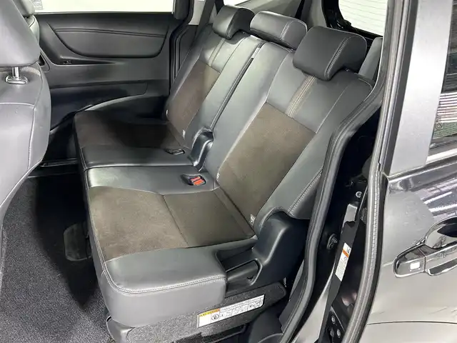 トヨタ シエンタ G クエロ 佐賀県 2021(令3)年 2.5万km ブラックマイカ 12.1インチ純正フリップダウンモニター(V12T-R68C)/衝突軽減ブレーキ/レーンキープアシスト/純正ナビ(NSZT-W68T)/CD/フルセグTV/Bluetooth/バックカメラ /ETC/両側パワースライドドア/ハーフレザーシート /前席シートベンチレーション/LEDライト/フォグライト /オートライト/オートハイビーム/スマートキー/スペアキー/ステアリングリモコン/ステアリングヒーター/電動格納ミラー/横滑り防止装置