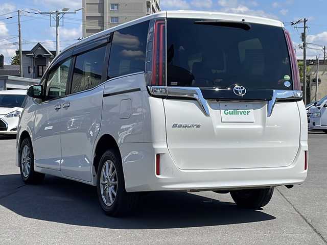 トヨタ エスクァイア Gi 道北・旭川 2018(平30)年 6万km ホワイトパールクリスタルシャイン 4WD/禁煙車/純正ナビ(CD/DVD/BT/TV)/バックカメラ/両側パワースライドドア/ETC/ドライブレコーダー/レザーシート/シートヒーター /アイドリングストップ/衝突軽減ブレーキ/レーンキープ /オートハイビーム/オートライト/LED/ウィンカーミラー/フォグランプ/LEDヘッドライト/クルーズコントロール/純正フロアマット/ドアバイザー/保証書、取説