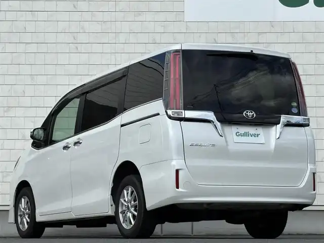 トヨタ エスクァイア Gi 岩手県 2018(平30)年 6万km ホワイトパールクリスタルシャイン 4WD/禁煙車/純正ナビ(CD/DVD/BT/TV)/バックカメラ/両側パワースライドドア/ETC/ドライブレコーダー/レザーシート/シートヒーター /アイドリングストップ/衝突軽減ブレーキ/レーンキープ /オートハイビーム/オートライト/LED/ウィンカーミラー/フォグランプ/LEDヘッドライト/クルーズコントロール/純正フロアマット/ドアバイザー/保証書、取説