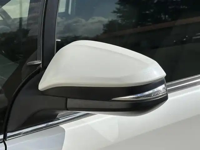 トヨタ エスクァイア Gi 岩手県 2018(平30)年 6万km ホワイトパールクリスタルシャイン 4WD/禁煙車/純正ナビ(CD/DVD/BT/TV)/バックカメラ/両側パワースライドドア/ETC/ドライブレコーダー/レザーシート/シートヒーター /アイドリングストップ/衝突軽減ブレーキ/レーンキープ /オートハイビーム/オートライト/LED/ウィンカーミラー/フォグランプ/LEDヘッドライト/クルーズコントロール/純正フロアマット/ドアバイザー/保証書、取説