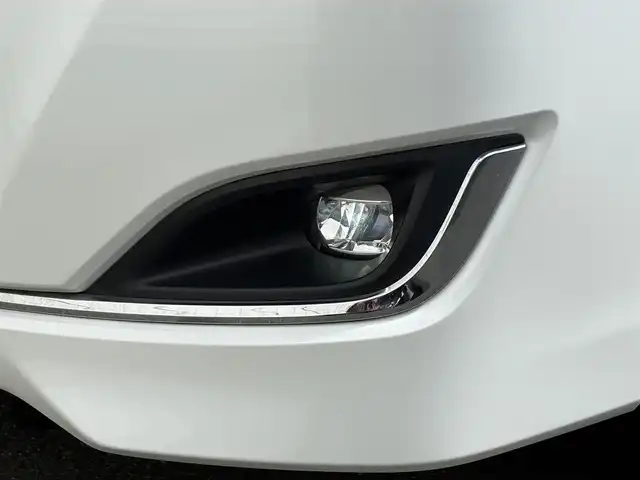 トヨタ エスクァイア Gi 岩手県 2018(平30)年 6万km ホワイトパールクリスタルシャイン 4WD/禁煙車/純正ナビ(CD/DVD/BT/TV)/バックカメラ/両側パワースライドドア/ETC/ドライブレコーダー/レザーシート/シートヒーター /アイドリングストップ/衝突軽減ブレーキ/レーンキープ /オートハイビーム/オートライト/LED/ウィンカーミラー/フォグランプ/LEDヘッドライト/クルーズコントロール/純正フロアマット/ドアバイザー/保証書、取説