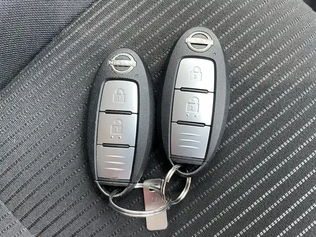 日産 ノート X 愛媛県 2021(令3)年 1.8万km スーパーブラック ・純正フルエアロ　/・純正コネクトナビ　/・フルセグＴＶ　/・カープレイ　/・プロパイロット　/・アラウンドビューモニタ　/・シートヒーター　/・ブラインドスポット　/・寒冷地仕様　/・デジタルインナーミラー　/・置くだけ充電　/・ＢＳＷ　/・ＥＴＣ