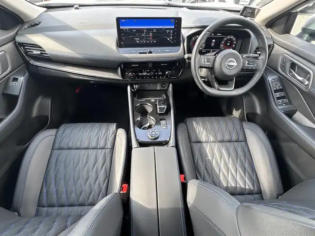 日産 エクストレイル オーテック e-4ORCE アドバンスドPKG 徳島県 2023(令5)年 0.5万km ブリリアントホワイトパール 純正ナビ/(CD・DVD/Bluetoothフルセグ)/全方位カメラ/ETC/衝突被害軽減ブレーキ/プロパイロット/ブラインドスポットモニター/レーンキープアシスト/前後コーナーセンサー/純正20インチアルミホイール/LEDヘッドライト/オートマチックハイビーム/オートライト/レザーシート/パワーシート/シートヒーター/パワーバックドア/純正フロアマット/横滑り防止装置/盗難防止装置