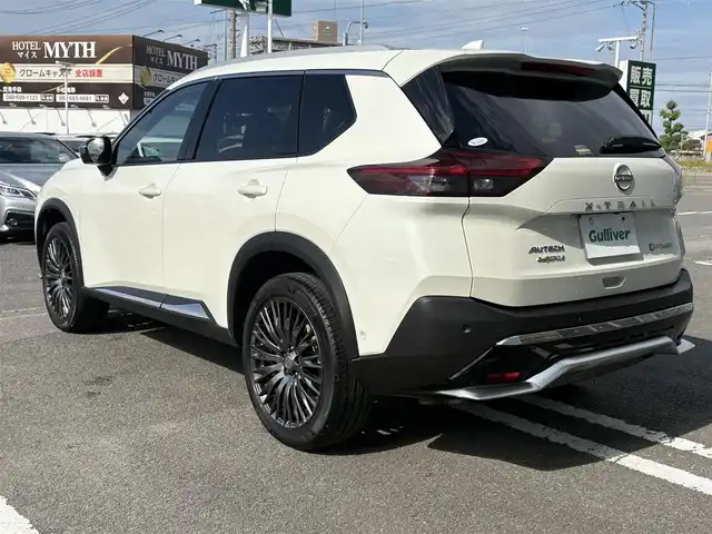 日産 エクストレイル オーテック e-4ORCE アドバンスドPKG 徳島県 2023(令5)年 0.5万km ブリリアントホワイトパール 純正ナビ/(CD・DVD/Bluetoothフルセグ)/全方位カメラ/ETC/衝突被害軽減ブレーキ/プロパイロット/ブラインドスポットモニター/レーンキープアシスト/前後コーナーセンサー/純正20インチアルミホイール/LEDヘッドライト/オートマチックハイビーム/オートライト/レザーシート/パワーシート/シートヒーター/パワーバックドア/純正フロアマット/横滑り防止装置/盗難防止装置