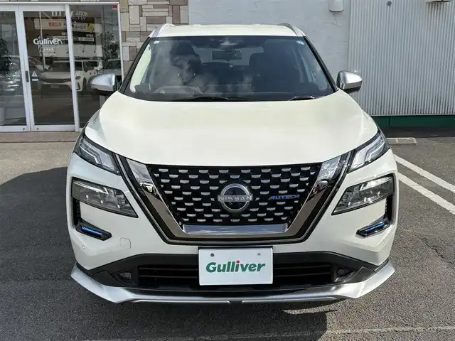 日産 エクストレイル オーテック e-4ORCE アドバンスドPKG 徳島県 2023(令5)年 0.5万km ブリリアントホワイトパール 純正ナビ/(CD・DVD/Bluetoothフルセグ)/全方位カメラ/ETC/衝突被害軽減ブレーキ/プロパイロット/ブラインドスポットモニター/レーンキープアシスト/前後コーナーセンサー/純正20インチアルミホイール/LEDヘッドライト/オートマチックハイビーム/オートライト/レザーシート/パワーシート/シートヒーター/パワーバックドア/純正フロアマット/横滑り防止装置/盗難防止装置