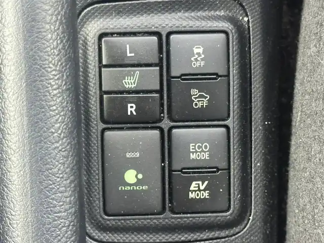 トヨタ アクア クロスオーバー 愛知県 2019(令1)年 3.4万km オリーブマイカM 純正SDナビ　/フルセグTV　/Bluetooth　/TSS　/レーンディパラーチャー　/衝突軽減ブレーキ　/前後ドライブレコーダー　/ハーフレザーシート　/クリアランスソナー　/シートヒーター　/スペアキー　/純正AW　/純正フロアマット　