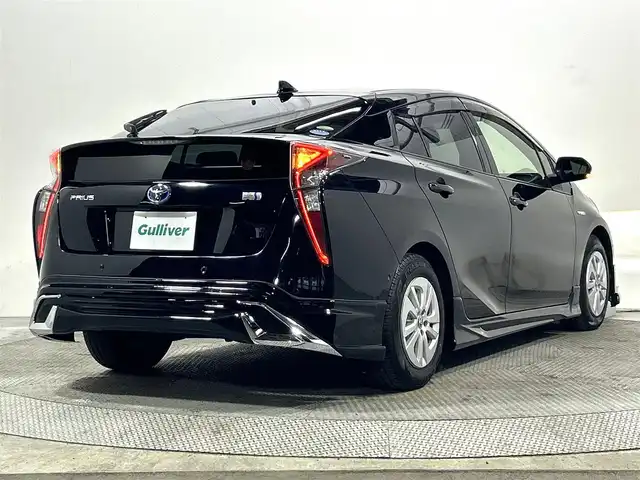 トヨタ プリウス Sセーフティプラス 大阪府 2016(平28)年 3.5万km アティチュードブラックマイカ 純正ナビＴＶ　ビルトインＥＴＣ　バックカメラ　ドラレコ　レーダークルコン　パークアシスト　コーナーセンサー　オートエアコン　ＬＥＤヘッドライト　フォグランプ　電動ミラー　スマートキー　プッシュスタート