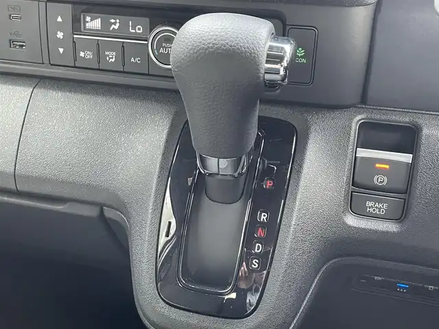 ホンダ Ｎ ＢＯＸ カスタム 滋賀県 2024(令6)年 0.1万km ミッドナイトブルービームM 禁煙車/純正9型ナビ/CD/DVD/Bluetooth/フルセグTV/ドラレコ/ETC/バックカメラ/片側パワースライドドア/プッシュスタート/スペアキー/クルーズコントロール/シートヒーター/ホンダセンシング/LEDヘッドライト/オートライト/純正アルミホイール