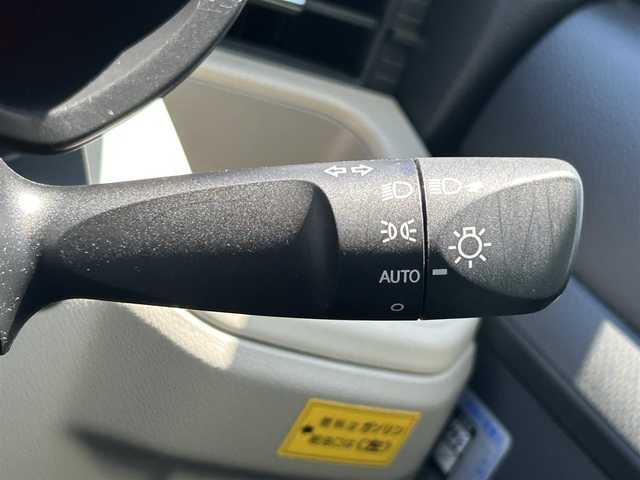 ダイハツ ムーヴ X リミテッド SAⅢ 愛媛県 2019(令1)年 6.5万km ホワイト プッシュスタート/社外ナビ（FM/AM/CD/BT）/バックカメラ/ETC/シートヒーター/純正アルミホイール/横滑り防止装置/オートライト/オートマチックハイビーム/コーナーセンサー/アイドリングストップ