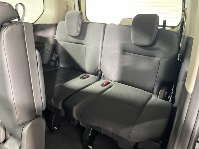 日産 セレナ e－パワー ハイウェイスター V 神奈川県 2025(令7)年 0.1千km ホワイト 登録済未使用車/純正12.3インチコネクトナビゲーション/BT&USB&HDMI&フルセグTV/全方位カメラ/プロパイロット/インテリジェントエマージェンシーブレーキ/前方衝突予測警報/衝突回避ステアリングアシスト/車線逸脱防止支援システム/車線逸脱警報/後側方衝突防止支援システム/後側方車両検知警報/後退時車両検知警報/ふらつき警報/踏み間違い衝突防止アシスト/標識検知機能/インテリジェントクルーズコントロール/純正フリップダウンモニター/デジタルインナーミラー/純正ドライブレコーダー前後/純正ビルトインETC2.0/両側パワースライドドア/ハンズフリーパワースライドドア/ワイヤレス充電器/LEDヘッドライト/オートマチックハイビーム/LEDフォグライト
