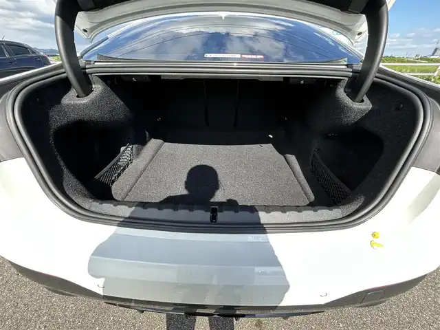 ＢＭＷ ４２０ｉ クーペ Mスポーツ 佐賀県 2022(令4)年 4.8万km アルピンホワイトⅢ /OPサンルーフ//OP19インチツインスポークブラック塗装アルミホイール//コンフォートパッケージ/・パワートランクリッド/・ストレージコンパートメントパッケージ/・パーキングアシストプラス//12.3インチマルチディスプレーメーターパネル//10.25インチワイドディスプレーHDDナビ//HiFiスピーカーシステム//フルセグTV/Bluetooth/USB//バックカメラ//純正前後ドライブレコーダー//後退アシスト//ブラックレザーシート//メモリー機能付きパワーシート//シートヒーター//パドルシフト//インテリジェントセーフティ//車線逸脱警告//ステアリングサポート//レーダークルーズコントロール//スマートキー//スペアキー//保証書//取扱説明書