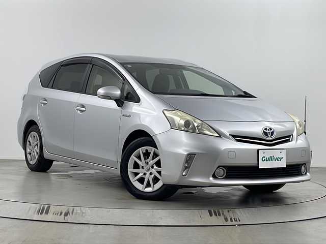トヨタ プリウス α S 埼玉県 2013(平25)年 2.4万km シルバーM 純正ＨＤＤナビ　/　AM／FM/CD／DVD／Bluetooth　/バックカメラ　/ビルトインＥＴＣ　/ドライブレコーダー　/純正１６インチアルミホイール　/純正フロアマット　/フォグランプ　/オートライト　/ウィンカーミラー/プッシュスタート/スマートキー/ドアバイザー