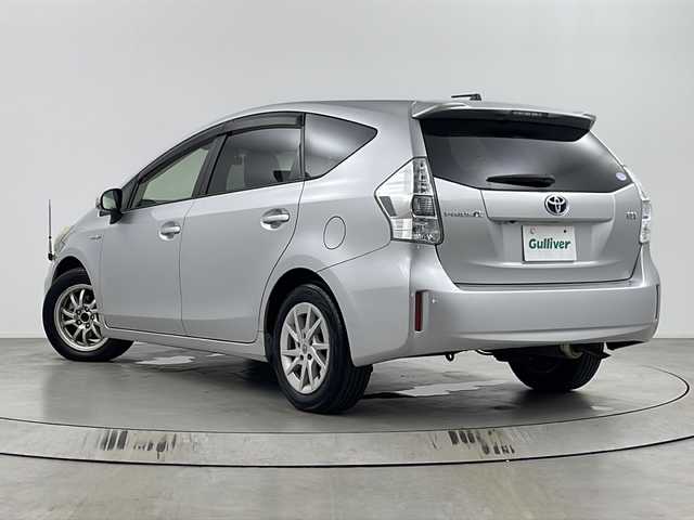 トヨタ プリウス α S 埼玉県 2013(平25)年 2.4万km シルバーM 純正ＨＤＤナビ　/　AM／FM/CD／DVD／Bluetooth　/バックカメラ　/ビルトインＥＴＣ　/ドライブレコーダー　/純正１６インチアルミホイール　/純正フロアマット　/フォグランプ　/オートライト　/ウィンカーミラー/プッシュスタート/スマートキー/ドアバイザー