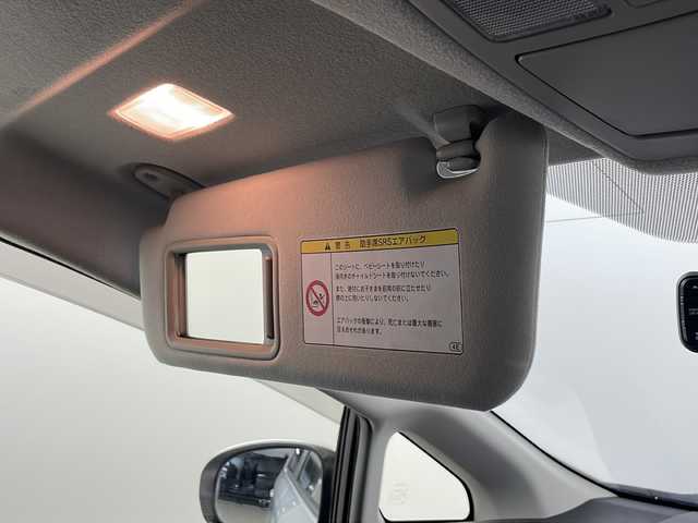 トヨタ プリウス α S 埼玉県 2013(平25)年 2.4万km シルバーM 純正ＨＤＤナビ　/　AM／FM/CD／DVD／Bluetooth　/バックカメラ　/ビルトインＥＴＣ　/ドライブレコーダー　/純正１６インチアルミホイール　/純正フロアマット　/フォグランプ　/オートライト　/ウィンカーミラー/プッシュスタート/スマートキー/ドアバイザー