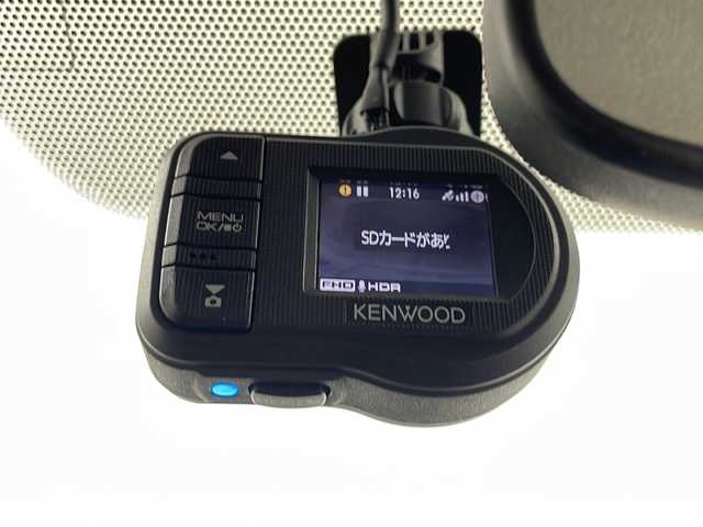 トヨタ プリウス α S 埼玉県 2013(平25)年 2.4万km シルバーM 純正ＨＤＤナビ　/　AM／FM/CD／DVD／Bluetooth　/バックカメラ　/ビルトインＥＴＣ　/ドライブレコーダー　/純正１６インチアルミホイール　/純正フロアマット　/フォグランプ　/オートライト　/ウィンカーミラー/プッシュスタート/スマートキー/ドアバイザー