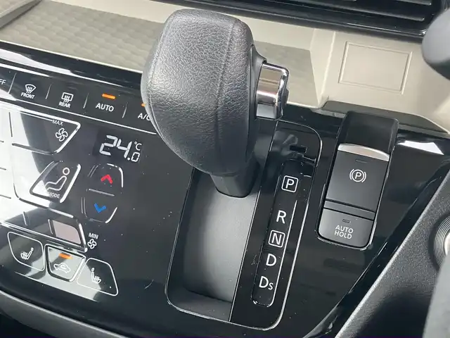 三菱 デリカミニ T プレミアム 道南・函館 2023(令5)年 0.1万km アメジストブラック/レッドM /2インチリフトアップ//社外ＳＤナビ//フルセグＴＶ//ドライブレコーダー//全周位カメラ//両側パワースライドドア//ルーフラック//デジタルインナーミラー//クルーズコントロール//レーンキープアシスト//コーナーセンサー//車線逸脱警報//オートライト//オートハイビーム//シートヒーター//合皮シートカバー//ETC//スマートキー