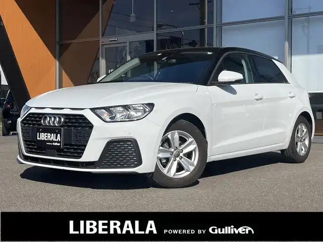 アウディ Ａ１ SB 25TFSI 岐阜県 2020(令2)年 2.1万km 白 ナビゲーションパッケージ/　MMIナビゲーションシステム/　バーチャルコックピット/Bluetooth/AppleCarPlay/Android Auto/コンビニエンスパッケージ/　アドバンストキー/　リヤビューカメラ/　アウディパーキングシステム/　デラックスオートマチックエアコンディショナー/　シートヒーター/　ステアリングホイール 3スポークレザー/　マルチファンクション/　レザーハンドブレーキ/アシスタンスパッケージ/　アクティブレーンアシスト/　アダブティブクルーズコントロール/　アウディプレセンスベーシック/　ハイビームアシスト/　ルームミラー 自動防眩/　アウディサイドアシスト/保証書、取扱説明書