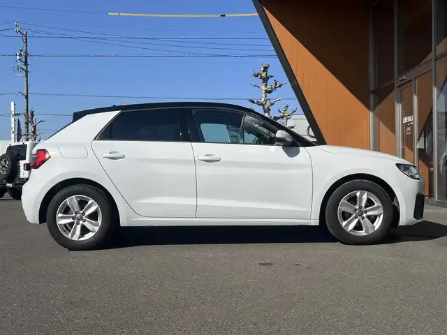 アウディ Ａ１ SB 25TFSI 岐阜県 2020(令2)年 2.1万km 白 ナビゲーションパッケージ/　MMIナビゲーションシステム/　バーチャルコックピット/Bluetooth/AppleCarPlay/Android Auto/コンビニエンスパッケージ/　アドバンストキー/　リヤビューカメラ/　アウディパーキングシステム/　デラックスオートマチックエアコンディショナー/　シートヒーター/　ステアリングホイール 3スポークレザー/　マルチファンクション/　レザーハンドブレーキ/アシスタンスパッケージ/　アクティブレーンアシスト/　アダブティブクルーズコントロール/　アウディプレセンスベーシック/　ハイビームアシスト/　ルームミラー 自動防眩/　アウディサイドアシスト/保証書、取扱説明書