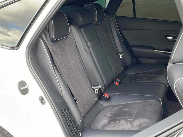 トヨタ クラウン ハイブリッド RS アドバンス 岐阜県 2019(令1)年 3万km ホワイトパールクリスタルシャイン 禁煙車/純正ナビ/AM/FM/CD/DVD/Miracast/フルセグTV/クルーズコントロール/レーンキープアシスト/パーキングセンサー/前後コーナーセンサー/衝突軽減ブレーキ/バックカメラ/ブラインドスポット/サンルーフ/シートヒーター/パワーシート/シートメモリー/ハーフレザーシート/純正アルミホイール/純正フロアマット/パドルシフト/ビルトインETC2.0/盗難防止/ドアバイザー/LEDヘッドライト/オートライト/オートハイビーム/オートエアコン/プッシュスタート/スマートキー