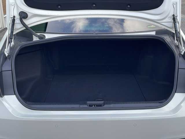 トヨタ クラウン ハイブリッド RS アドバンス 岐阜県 2019(令1)年 3万km ホワイトパールクリスタルシャイン 禁煙車/純正ナビ/AM/FM/CD/DVD/Miracast/フルセグTV/クルーズコントロール/レーンキープアシスト/パーキングセンサー/前後コーナーセンサー/衝突軽減ブレーキ/バックカメラ/ブラインドスポット/サンルーフ/シートヒーター/パワーシート/シートメモリー/ハーフレザーシート/純正アルミホイール/純正フロアマット/パドルシフト/ビルトインETC2.0/盗難防止/ドアバイザー/LEDヘッドライト/オートライト/オートハイビーム/オートエアコン/プッシュスタート/スマートキー