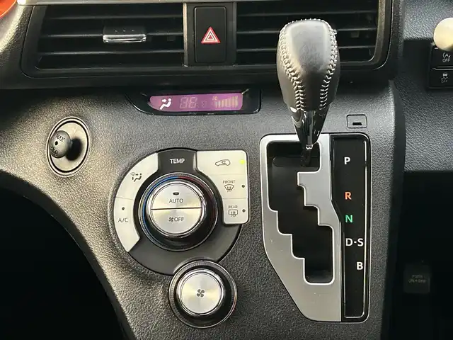 トヨタ シエンタ ファンベースG 岡山県 2019(平31)年 3.6万km パール 純正ナビ/全方位カメラ/モデリスタエアロ/両側電動スライドドア/純正アルミホイール/プッシュスタート/ドアバイザー/ＥＴＣ/ドライブレコーダー