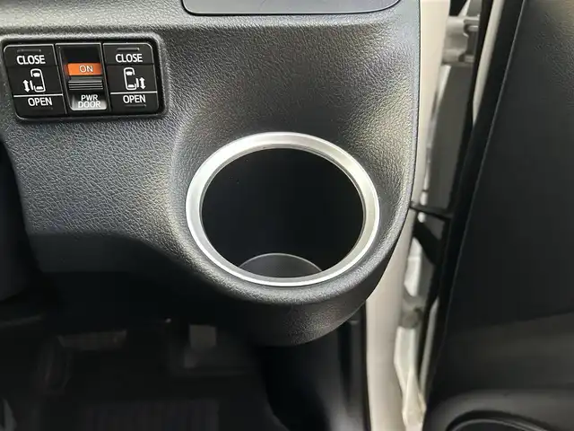 トヨタ シエンタ ファンベースG 岡山県 2019(平31)年 3.6万km パール 純正ナビ/全方位カメラ/モデリスタエアロ/両側電動スライドドア/純正アルミホイール/プッシュスタート/ドアバイザー/ＥＴＣ/ドライブレコーダー