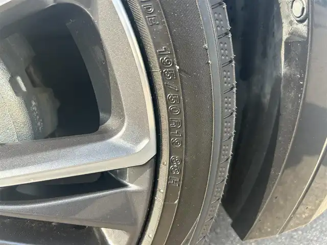 トヨタ プリウス Z 岡山県 2023(令5)年 7.5万km 黒 登録時走行距離74717km/調光パノラマルーフ/純正12.3ディスプレイオーディオ/（AM/FM/TV/BT/MiraCast/HDMI）/パノラミックビューモニター/D/N席シートヒーター/D/N席ベンチレーション/D席パワーシート/メモリーシート/トヨタセーフティセンス/・アダプティブクルーズコントロール/・レーンディパーチャアラート/・オートマチックハイビーム/・クリアランスソナー/・ブラインドスポットモニター/AC100V/ワイヤレス充電/D席メモリーシート/ステアリングヒーター/電子パーキングシステム/ビルトインETC2.0/デジタルインナーミラー/サブウーファー/純正19インチアルミホイール