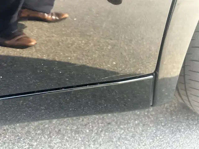 トヨタ プリウス Z 岡山県 2023(令5)年 7.5万km 黒 登録時走行距離74717km/調光パノラマルーフ/純正12.3ディスプレイオーディオ/（AM/FM/TV/BT/MiraCast/HDMI）/パノラミックビューモニター/D/N席シートヒーター/D/N席ベンチレーション/D席パワーシート/メモリーシート/トヨタセーフティセンス/・アダプティブクルーズコントロール/・レーンディパーチャアラート/・オートマチックハイビーム/・クリアランスソナー/・ブラインドスポットモニター/AC100V/ワイヤレス充電/D席メモリーシート/ステアリングヒーター/電子パーキングシステム/ビルトインETC2.0/デジタルインナーミラー/サブウーファー/純正19インチアルミホイール