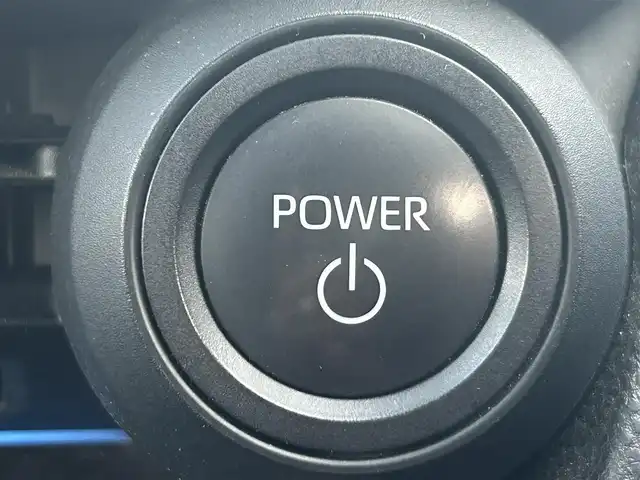 トヨタ プリウス Z 岡山県 2023(令5)年 7.5万km 黒 登録時走行距離74717km/調光パノラマルーフ/純正12.3ディスプレイオーディオ/（AM/FM/TV/BT/MiraCast/HDMI）/パノラミックビューモニター/D/N席シートヒーター/D/N席ベンチレーション/D席パワーシート/メモリーシート/トヨタセーフティセンス/・アダプティブクルーズコントロール/・レーンディパーチャアラート/・オートマチックハイビーム/・クリアランスソナー/・ブラインドスポットモニター/AC100V/ワイヤレス充電/D席メモリーシート/ステアリングヒーター/電子パーキングシステム/ビルトインETC2.0/デジタルインナーミラー/サブウーファー/純正19インチアルミホイール