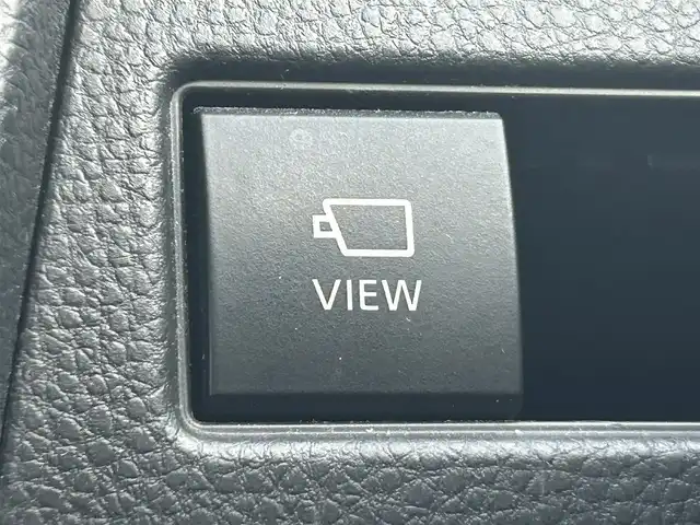 トヨタ プリウス Z 岡山県 2023(令5)年 7.5万km 黒 登録時走行距離74717km/調光パノラマルーフ/純正12.3ディスプレイオーディオ/（AM/FM/TV/BT/MiraCast/HDMI）/パノラミックビューモニター/D/N席シートヒーター/D/N席ベンチレーション/D席パワーシート/メモリーシート/トヨタセーフティセンス/・アダプティブクルーズコントロール/・レーンディパーチャアラート/・オートマチックハイビーム/・クリアランスソナー/・ブラインドスポットモニター/AC100V/ワイヤレス充電/D席メモリーシート/ステアリングヒーター/電子パーキングシステム/ビルトインETC2.0/デジタルインナーミラー/サブウーファー/純正19インチアルミホイール