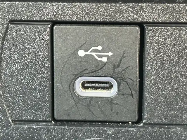 トヨタ プリウス Z 岡山県 2023(令5)年 7.5万km 黒 登録時走行距離74717km/調光パノラマルーフ/純正12.3ディスプレイオーディオ/（AM/FM/TV/BT/MiraCast/HDMI）/パノラミックビューモニター/D/N席シートヒーター/D/N席ベンチレーション/D席パワーシート/メモリーシート/トヨタセーフティセンス/・アダプティブクルーズコントロール/・レーンディパーチャアラート/・オートマチックハイビーム/・クリアランスソナー/・ブラインドスポットモニター/AC100V/ワイヤレス充電/D席メモリーシート/ステアリングヒーター/電子パーキングシステム/ビルトインETC2.0/デジタルインナーミラー/サブウーファー/純正19インチアルミホイール