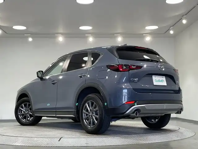 マツダ ＣＸ－５ XD フィールドジャーニー 愛知県 2022(令4)年 2.4万km ポリメタルグレーM マツダコネクトナビ/(フルセグ/BT/USB/スマートホン連携)/アラウンドビューモニター/BOSEサウンド/アイアクティブセンス＝＝＝＝＝＝＝＝＝/レーダークルーズコントロール/車間制御システム/車間認知支援システム/衝突軽減防止/レーンキープアシストシステム/ブラインドスポットモニター/ドライバーアテンションアラート/スマートブレーキサポート/パーキングセンサー/速度＆標識認識/＝＝＝＝＝＝＝＝＝＝＝＝＝＝＝＝＝＝/ドライブレコーダー前後/ETC/シートヒーター/ステアリングヒーター/革巻きステアリング/ステアリングスイッチ/ドライブセレクト/オートホールド/パドルシフト/MTモード付AT/アイドリングストップ/ヘッドアップディスプレイ/プッシュスタート＆スマートキ/ウインカー付き電動格納ミラー/LEDヘッドライト/フォグランプ/純正フロアマット/純正17インチAW