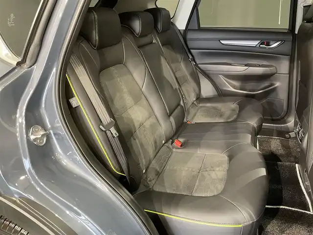 マツダ ＣＸ－５ XD フィールドジャーニー 愛知県 2022(令4)年 2.4万km ポリメタルグレーM マツダコネクトナビ/(フルセグ/BT/USB/スマートホン連携)/アラウンドビューモニター/BOSEサウンド/アイアクティブセンス＝＝＝＝＝＝＝＝＝/レーダークルーズコントロール/車間制御システム/車間認知支援システム/衝突軽減防止/レーンキープアシストシステム/ブラインドスポットモニター/ドライバーアテンションアラート/スマートブレーキサポート/パーキングセンサー/速度＆標識認識/＝＝＝＝＝＝＝＝＝＝＝＝＝＝＝＝＝＝/ドライブレコーダー前後/ETC/シートヒーター/ステアリングヒーター/革巻きステアリング/ステアリングスイッチ/ドライブセレクト/オートホールド/パドルシフト/MTモード付AT/アイドリングストップ/ヘッドアップディスプレイ/プッシュスタート＆スマートキ/ウインカー付き電動格納ミラー/LEDヘッドライト/フォグランプ/純正フロアマット/純正17インチAW