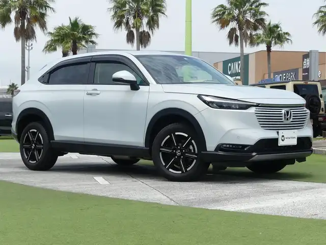 ホンダ ヴェゼル G 千葉県 2023(令5)年 2.2万km プレミアムサンライトホワイトパール ホンダセンシング/・衝突軽減ブレーキ（CMBS）/・車線維持支援システム（LKAS）/・アダプティブクルーズコントロール（ACC）/・後方誤発進抑制機能/・誤発進抑制機能/9インチ純正コネクトナビ/地デジTV/【Bluetooth接続】/バックカメラ/ワイヤレス充電/ステアリングスイッチ/ETC（2.0）/LEDヘッドライト/フォグライト/ウインカーミラー/コーナーセンサー/純正16インチアルミホイル/サイド/カーテンエアバッグ/Honda スマートキー