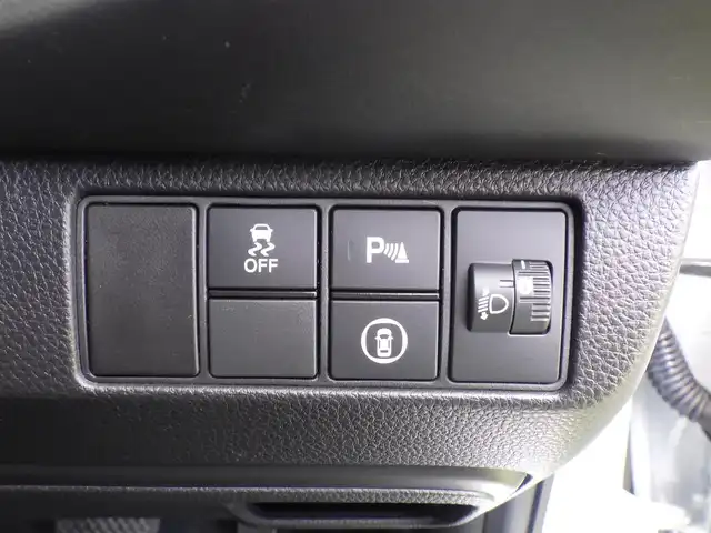 ホンダ ヴェゼル G 千葉県 2023(令5)年 2.2万km プレミアムサンライトホワイトパール ホンダセンシング/・衝突軽減ブレーキ（CMBS）/・車線維持支援システム（LKAS）/・アダプティブクルーズコントロール（ACC）/・後方誤発進抑制機能/・誤発進抑制機能/9インチ純正コネクトナビ/地デジTV/【Bluetooth接続】/バックカメラ/ワイヤレス充電/ステアリングスイッチ/ETC（2.0）/LEDヘッドライト/フォグライト/ウインカーミラー/コーナーセンサー/純正16インチアルミホイル/サイド/カーテンエアバッグ/Honda スマートキー