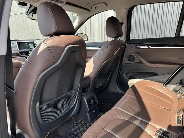 ＢＭＷ Ｘ１ xDrive 18d xライン 福島県 2017(平29)年 4.7万km ミネラルホワイト コンフォート・パッケージ/● オートマチック・テールゲート・オペレーション（オープン／クローズ）/● スライディング・リヤ・シート（リヤ・シート・バックレスト角度調節機能付）/● 電動フロント・シート（運転席&助手席、運転席メモリー機能付）/ハイライン・パッケージ/● パーフォレーテッド・ダコタ・モカレザー・シート/● フロント・シート・ヒーティング/● ファイン・ウッド・オーク・グレイン・マット・インテリア・トリム／パール・クローム・ハイライト/純正HDDナビ/バックカメラ/コーナーセンサー/LEDオートライト/ミラーETC/アンビエントライト/Yスポーク・スタイリング579 18インチアロイ・ホイール/社外17AW冬タイヤ積込