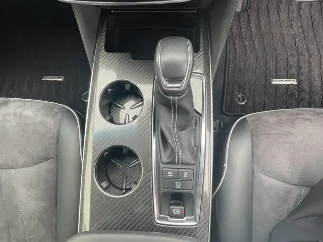トヨタ クラウン ハイブリッド RS アドバンス 愛媛県 2019(令1)年 6.5万km ブラック プッシュスタート/純正メーカーナビ（AM/FM/DISC/SD/Bluetooth/フルセグTV）/バックカメラ/ETC２．０/クルーズコントロール/パワーシート/ハーフレザーシート/純正アルミホイール/オートライト/オートマチックハイビーム/横滑り防止装置/レーンキープアシスト/コーナーセンサー