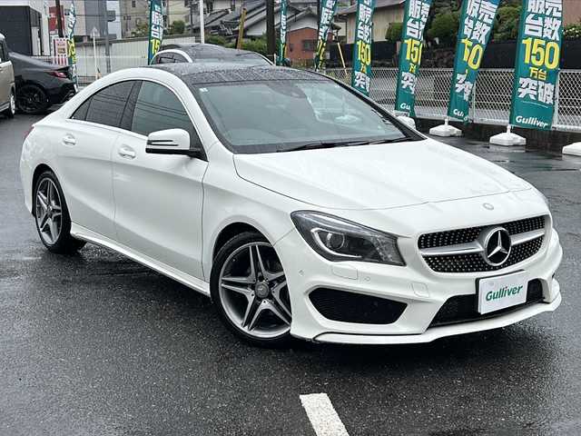 メルセデス・ベンツ ＣＬＡ１８０ AMGライン 愛知県 2014(平26)年 3.6万km カルサイトホワイト //禁煙車//パノラミックスライディングルーフ//メーカーHDDナビ//フルセグTV//Bluetooth//CD//ETC//クルーズコントロール//ESP（横滑り防止）//パークトロニック（コーナーセンサー）//アテンションアシスト//車間距離警告//電動パーキング//D/N席パワーシート（メモリ付き）//D/N席シートヒーター//黒レザーシート//電格ミラーウィンカー//AMG5ツインスポークホイール//AMGフロアマット//バイキセノンオートヘッドライト//ISOFIX//ステアリングスイッチ//取扱説明書//保証書