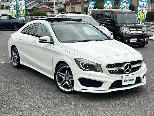 メルセデス・ベンツ ＣＬＡ１８０ AMGライン 愛知県 2014(平26)年 3.6万km カルサイトホワイト /禁煙車/正規ディーラー車//パノラミックスライディングルーフ//メーカーHDDナビ・フルセグTV//ETC/クルーズコントロール//ESP（横滑り防止装置）//パークトロニック//コーナーセンサー//アテンションアシスト//車間距離警告//D/N席パワーシート（メモリ付き）//D/N席シートヒーター//黒レザーDINAMICAシート//電動格納ミラーウィンカー//AMG5ツインスポークホイール//AMGフロアマット//キセノンオートライト//ステアリングスイッチ//取扱説明書/新車保証書