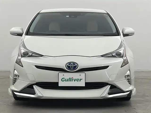 トヨタ プリウス S ツーリングセレクション 群馬県 2016(平28)年 6.8万km ホワイトパールクリスタルシャイン ナビレディセット/・バックカメラ/・ステアリングスイッチ/――――――――――――――――/純正SDナビ　（NSZN-W64T）/フルセグTV/CD/DVD/Bluetooth/AM/FM/ビルトインETC/フロント/サイド/リアアンダーエアロ/D/Nシートヒーター/LEDヘッドライト/トヨタセーフティセンス/・プリクラッシュセーフティ/・レーンディパーチャーアラート/・オートマチックハイビーム/・レーダークルーズコントロール/プッシュスタート/スマートキー/純正フロアマット