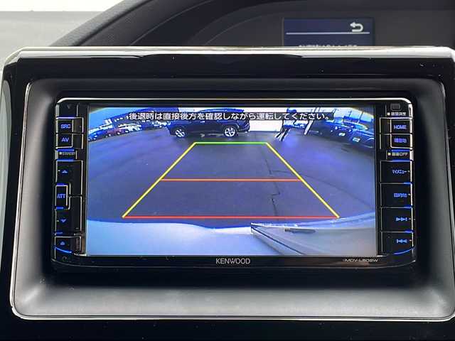 トヨタ ヴォクシー ZS 道北・旭川 2016(平28)年 9.1万km ホワイトパールクリスタルシャイン 寒冷地仕様/社外ナビCD/DVD/SD/TV/バックカメラ/片側パワースライドドア/オートライト/オートハイビーム/アイドリングストップ/衝突軽減ブレーキ/レーンキープアシスト/ETC/横滑り防止/革巻きステアリング/ステアリングリモコン/ドライブレコーダー/フロントワイパーデアイサー/LEDヘッドライト/フォグランプ/スマートキー/純正フロアマット/ドアバイザー/取説・保証書