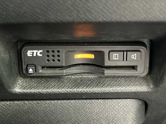 ホンダ ステップワゴン スパーダ Z 愛知県 2014(平26)年 7.8万km 白 禁煙車/純正9インチナビ/（CD/DVD/Bluetooth/フルセグTV/AM/FM)/バックカメラ/クルーズコントロール/ドライブレコーダー/ETC/両側パワースライドドア/パドルシフト/純性16インチアルミホイール/スマートキー/純正フロアマット/横滑り防止装置/HIDヘッドライト/フロントフォグランプ/電動格納ミラー