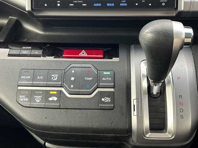 ホンダ ステップワゴン スパーダ Z 愛知県 2014(平26)年 7.8万km 白 禁煙車/純正9インチナビ/（CD/DVD/Bluetooth/フルセグTV/AM/FM)/バックカメラ/クルーズコントロール/ドライブレコーダー/ETC/両側パワースライドドア/パドルシフト/純性16インチアルミホイール/スマートキー/純正フロアマット/横滑り防止装置/HIDヘッドライト/フロントフォグランプ/電動格納ミラー