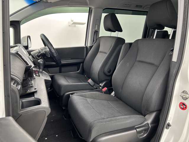 ホンダ ステップワゴン スパーダ Z 愛知県 2014(平26)年 7.8万km 白 禁煙車/純正9インチナビ/（CD/DVD/Bluetooth/フルセグTV/AM/FM)/バックカメラ/クルーズコントロール/ドライブレコーダー/ETC/両側パワースライドドア/パドルシフト/純性16インチアルミホイール/スマートキー/純正フロアマット/横滑り防止装置/HIDヘッドライト/フロントフォグランプ/電動格納ミラー